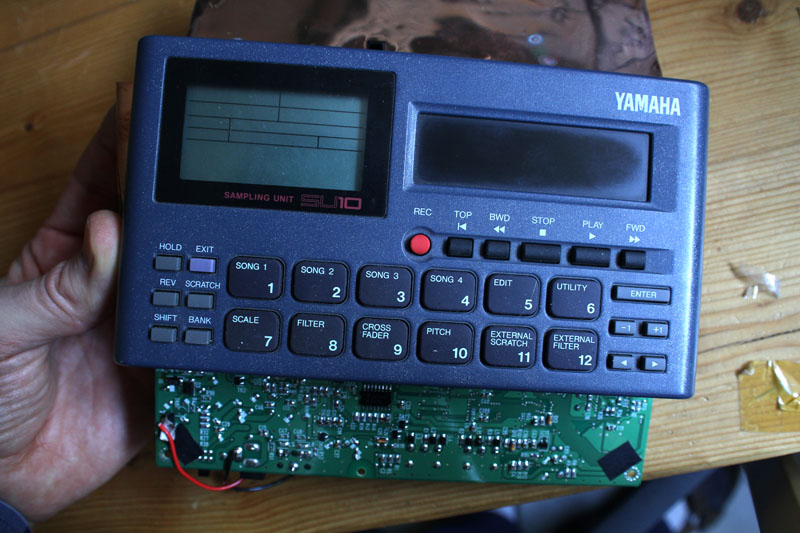 Yamaha SU10 disassembled.jpg